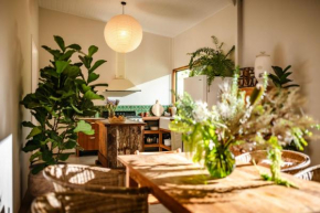 Off Grid Cabin mountain views, Bellingen